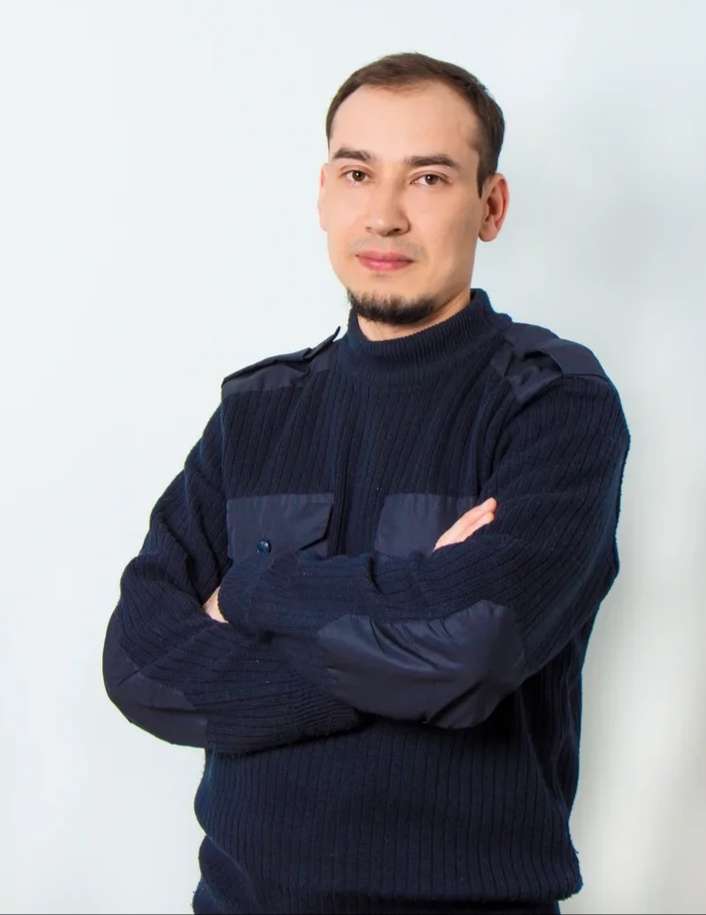 Александр Миров